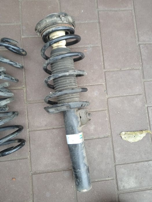 Цапфа поворотній кулак стойки VAG Volkswagen Passat B6 B7 Пассат б6