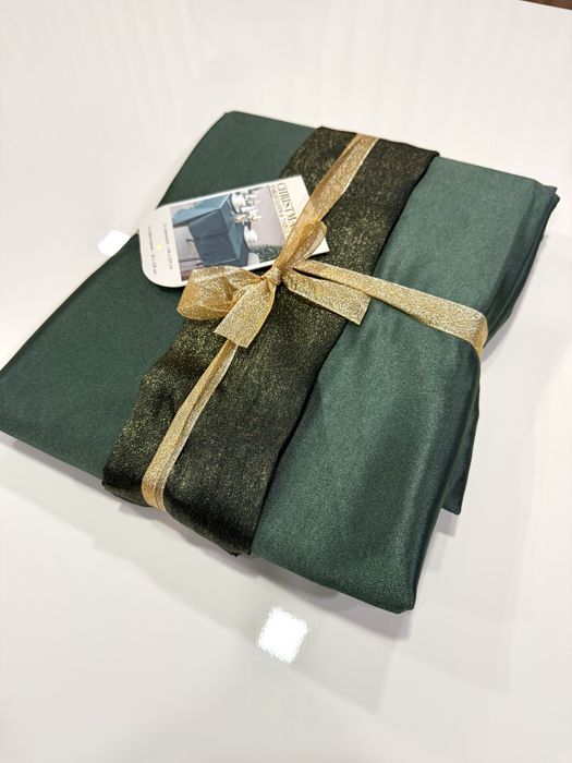 Toalha Mesa cetim 140 x 220 cm + runner com brilho dourado - novo