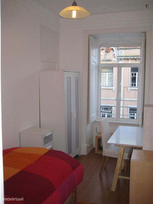 Quarto - localizado em Arroios Lisbon