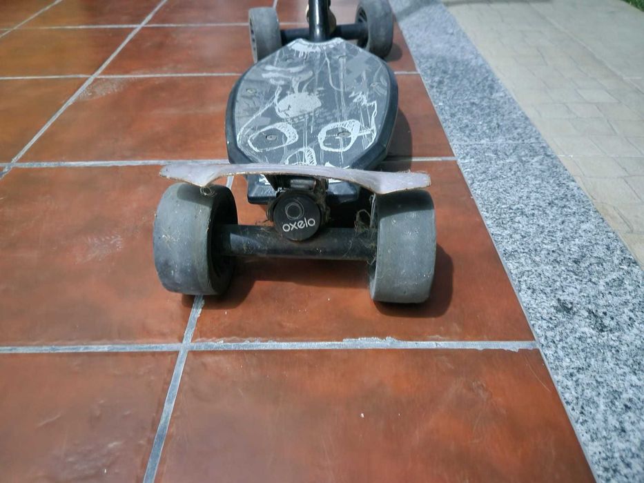 Trotinete manual Oxelo de 4 rodas