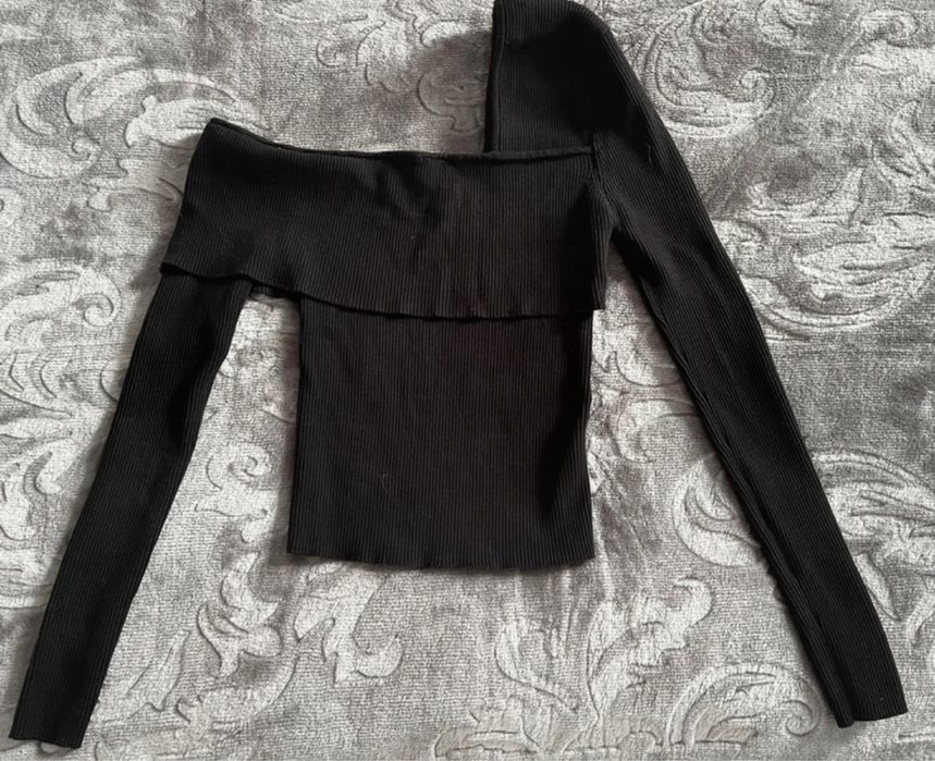 Czarny asymetryczny longsleeve ZARA S