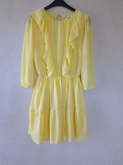 Falbaniasta sukienka w kolorze żółtym maselkowym, modna, M