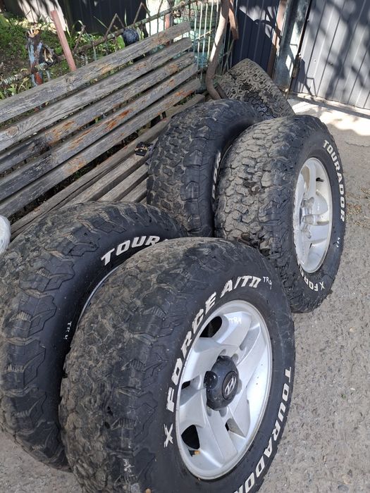265  70 R16  чотири колеса в зборе пятое чуть другое