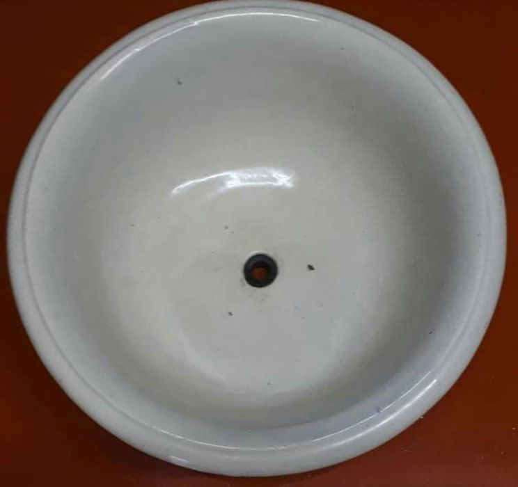 Lavatório ou pia antiga esmaltada faiança de Massarellos C&W Porto