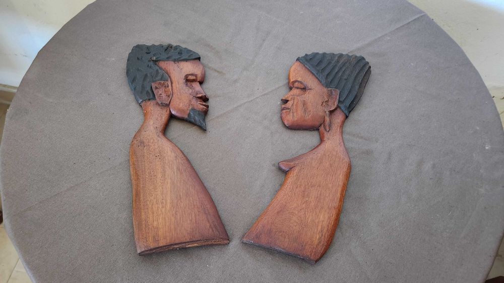 Arte africana - Estatueta em Pau Preto de parede - Casal