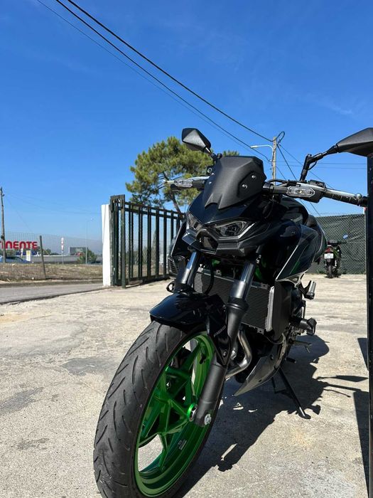 Kawasaki Z500 SE 2025