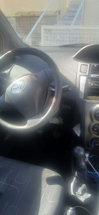 Toyota yaris economico e fiavel negociável