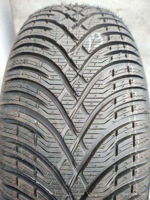 205/60r16 92H BF Goodrich g-Force Winter 2