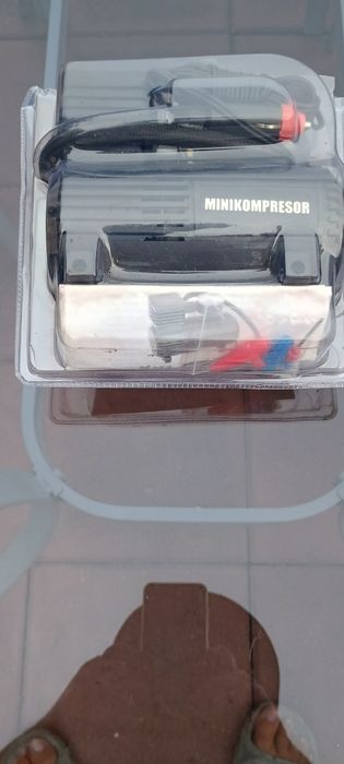Minikompresor samochodowy 12V