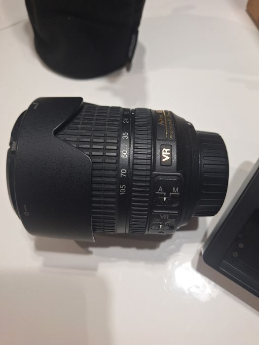 Nikon D5100 + obiektyw Nikon NIKKOR LENS 105