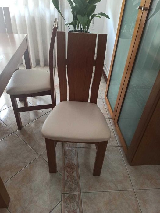 Sala de jantar ,muito bom estado.