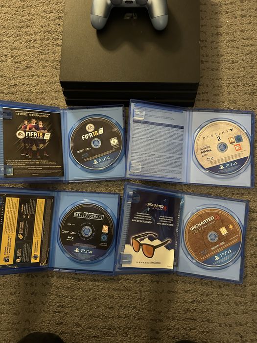 Playstation 4 Pro 1TB + Jogos e Cabos de ligação