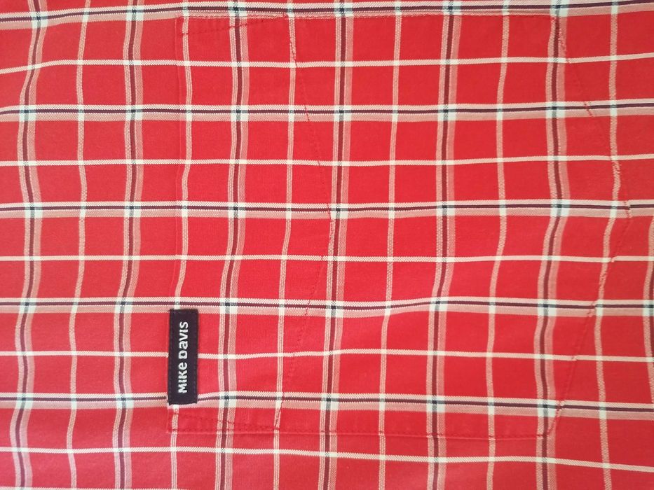 Mike Davis 2 camisas