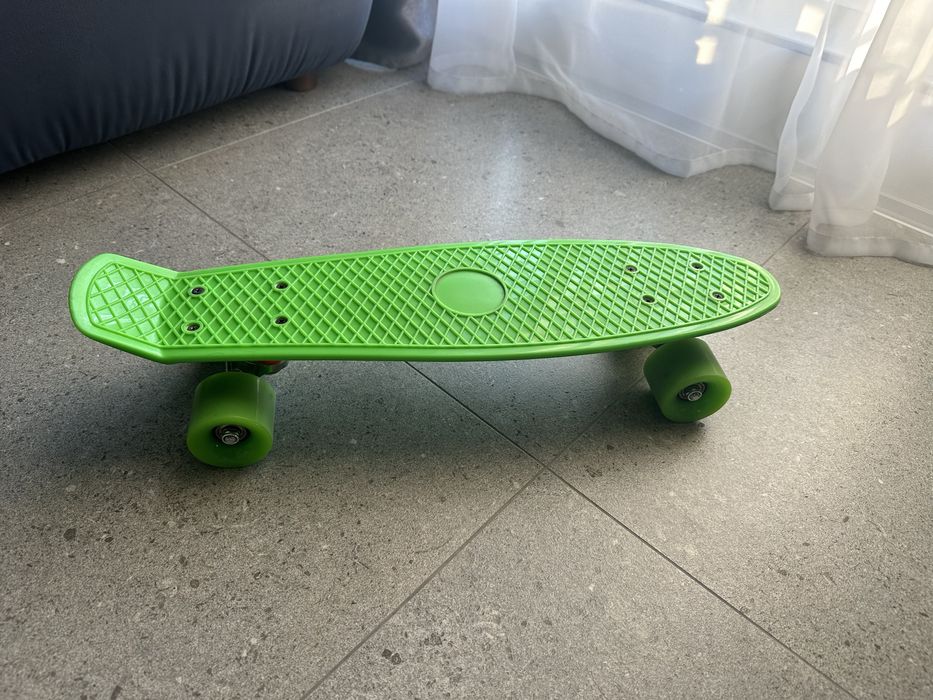 Скейт зелений skateboard