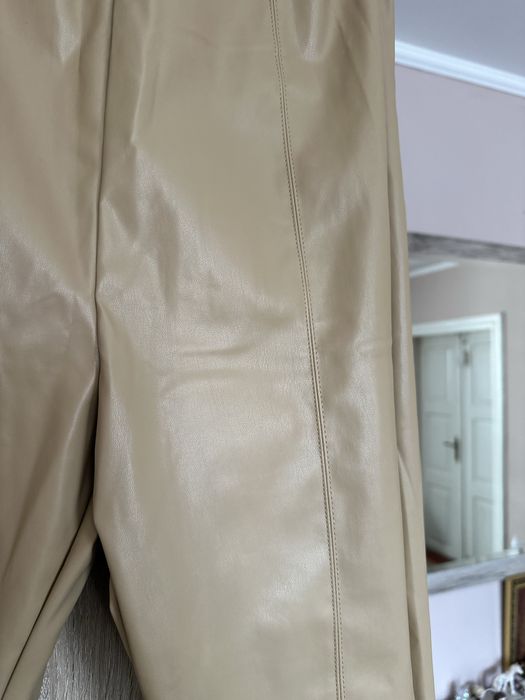 Шкіряні жіночі штани In the style