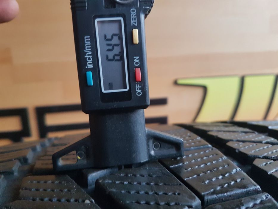 Зимові шини 4 шт 285/30 R22 Continental Winter Contact TS860S