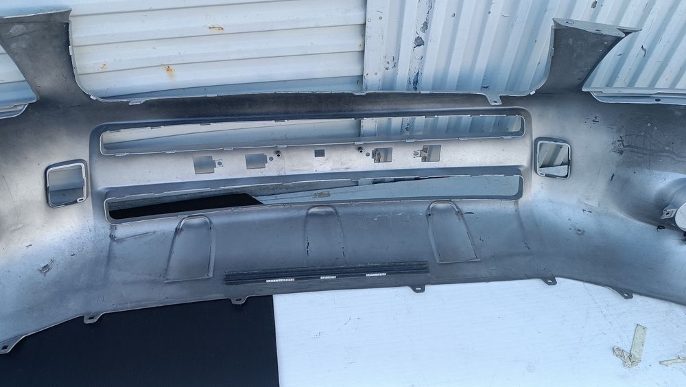 Vendo parachoque de frente Toyota RAV4 ano 2009/12