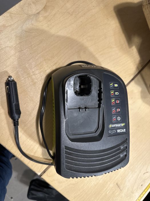 Ładowarka samochodowa ryobi rc18118c oraz inne sprzęty