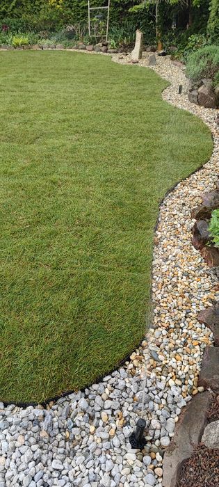 Pracę ogrodowe sprzątanie przycinanie .