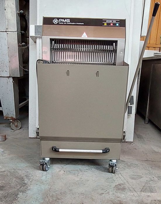 Cortadora de Pão Semiautomática PMG - 14 mm (NOVA)