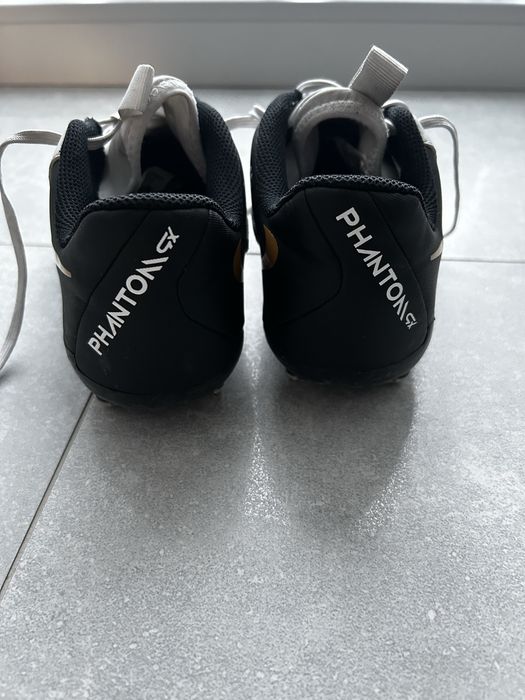 Korki Nike Phantom r. 37.5