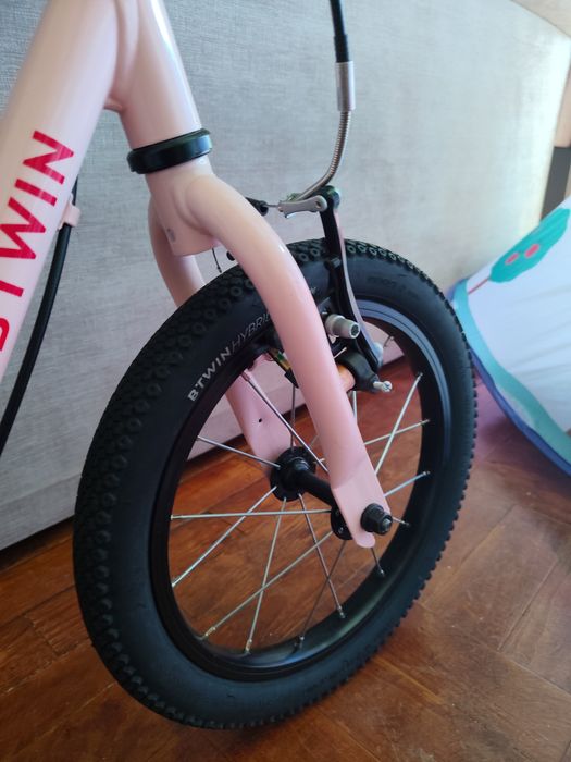 Bicicleta  B'Twin Discover 500 de 14 polegadas.