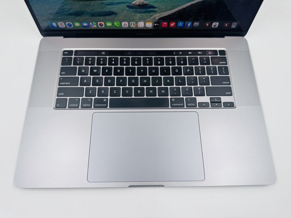 Apple Macbook Pro 16 2019 i9 8 Core 32GB RAM 1TB SSD AMD 4GB IL7005