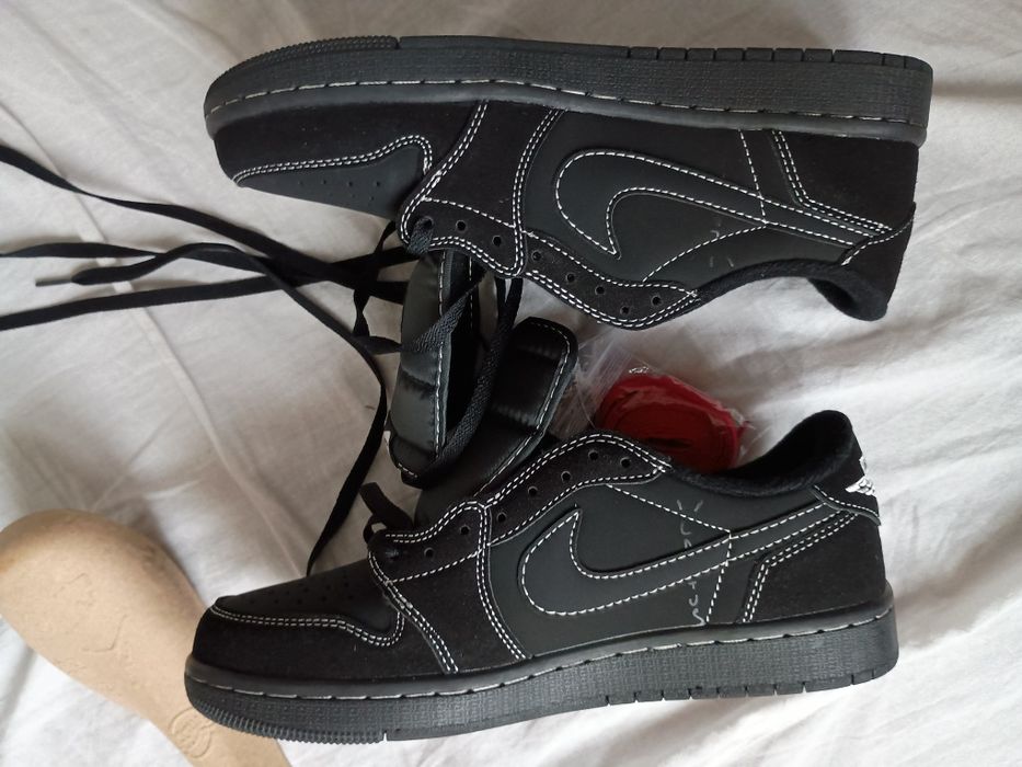 Trawisy Scott nike