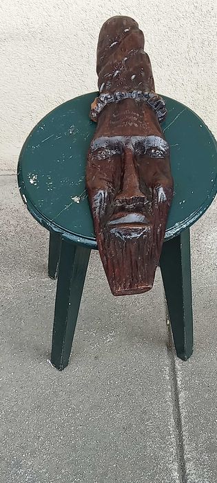 Estatuetas lindas. Trabalho minucioso