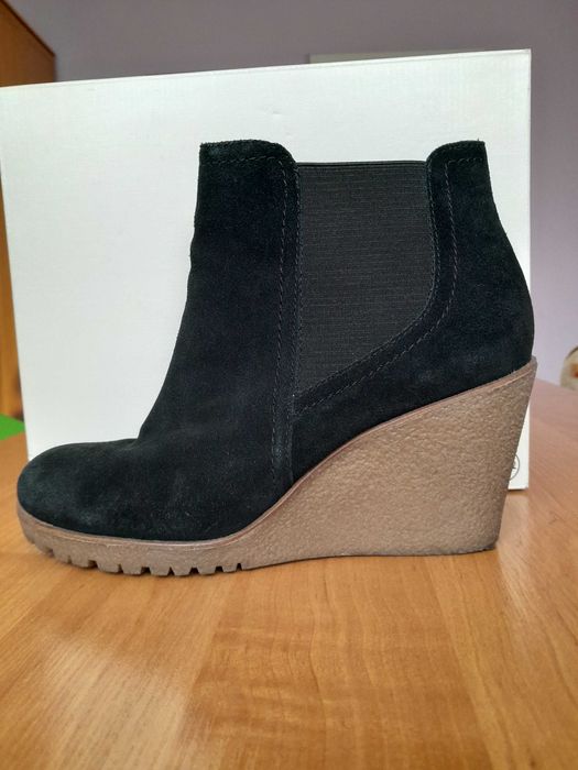 botki krótkie na koturnie 39 /40 czarne  zamszowe skóra naturalna