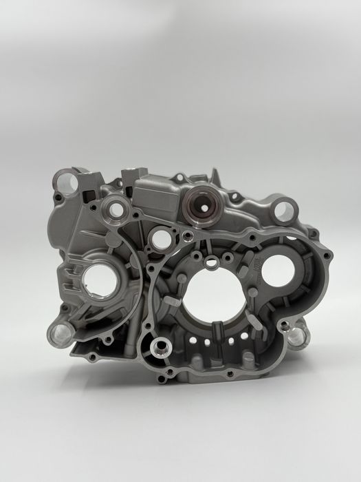 Кришка картера ліва 174 FMN Kovi Lite/Max Geon GNS