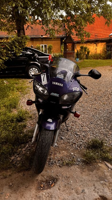 Yamaha r6 2002.
