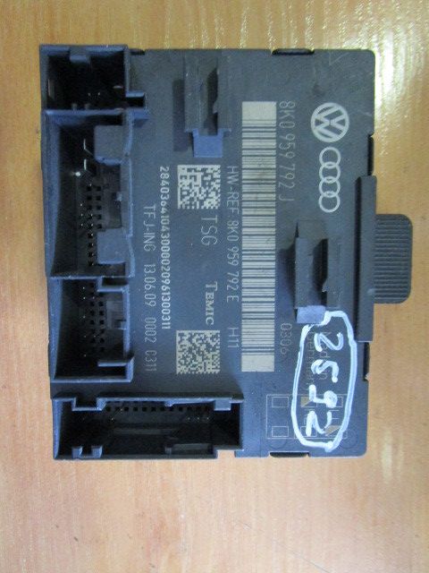 Centralina do fecho central AUDI A4 Allroad (8KH, B8)