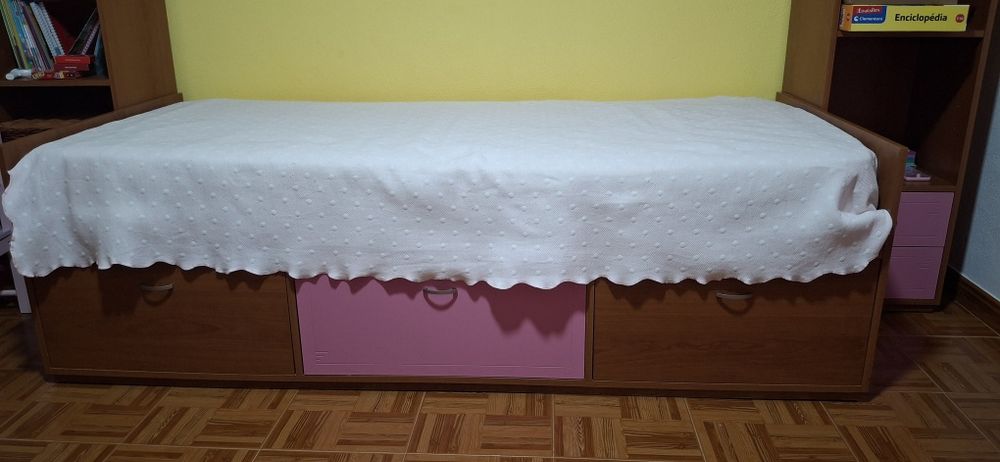 Vendo quarto menina em excelente estado