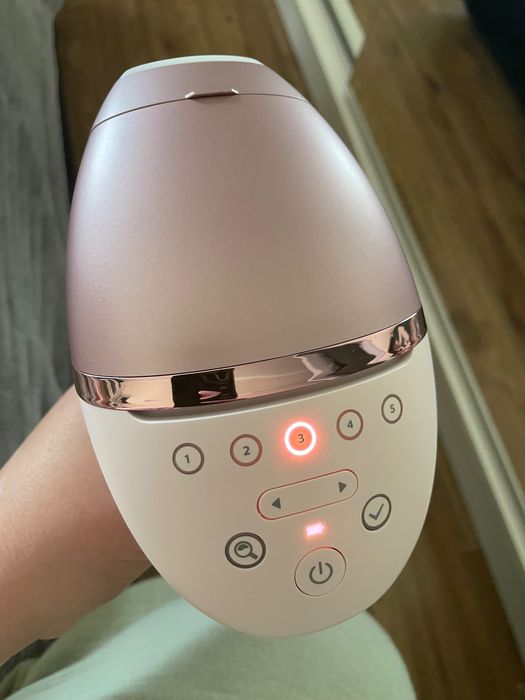 Depilator laserowy Philips Lumea 9000