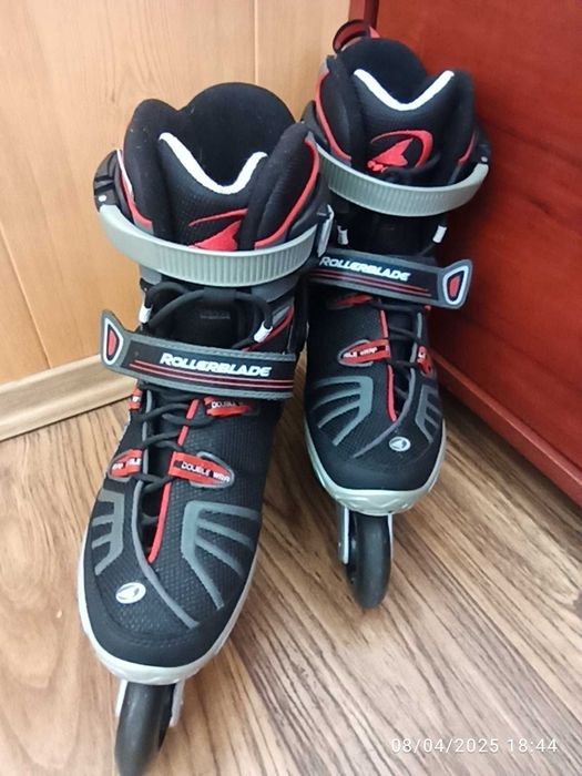 Ролики підліткові, чоловічі Rollerblade (р. 41\26,5 см) стан нових.