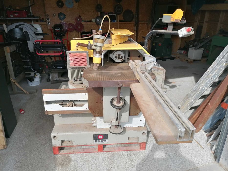Obrabiarka wieloczynnościowa Balestrini.