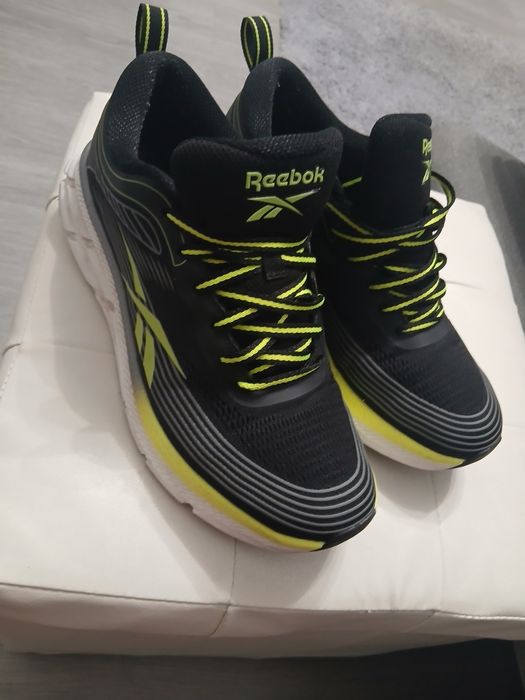Reebok Road Strider 41