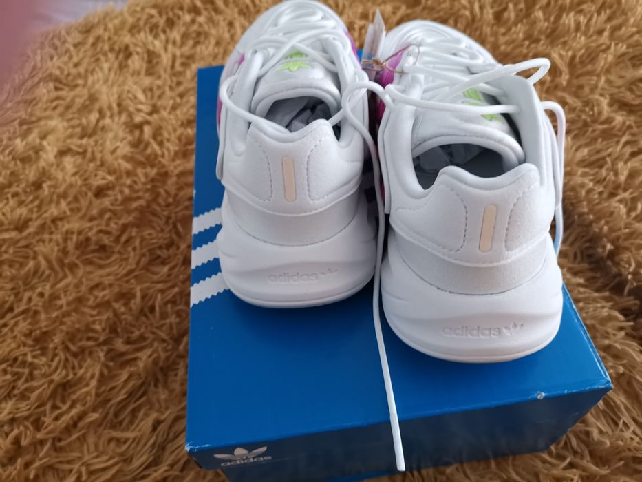 Adidas Originals Ozelia Woman