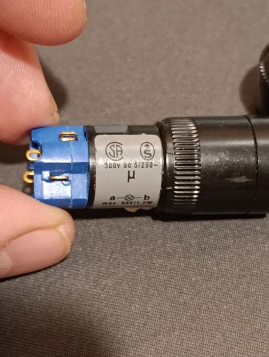 Кнопка  8 контактна UNIMAX  01-123 16мм
Illuminated Push Button Switch