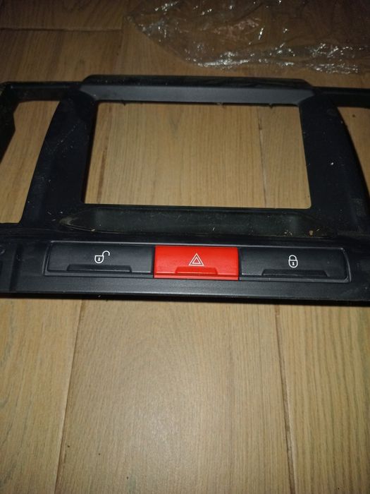 Land Rover Freelander 2 L359 06-14 блок кнопок аварійка замок
Land Rov