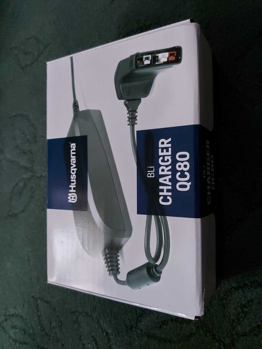 Ładowarka Husqvarna QC80