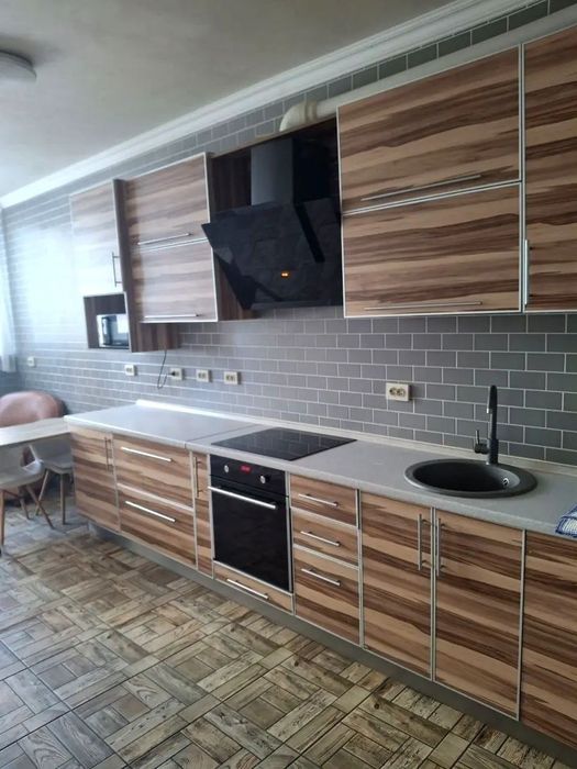 Квартира з ремонтом, вул. Драгоманова  2, Позняки