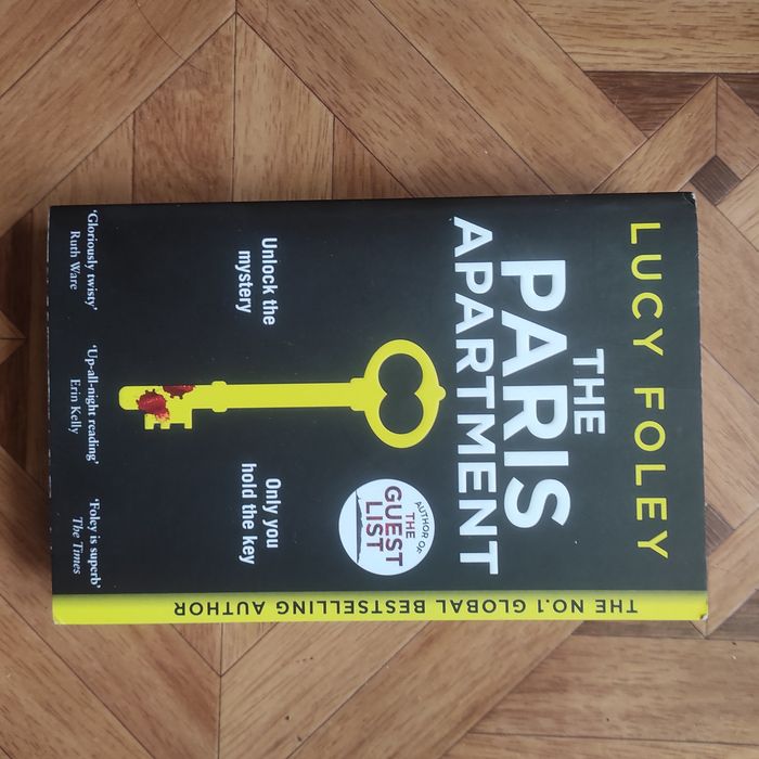 Paris apartment Lucy Foley детектив книга англійською