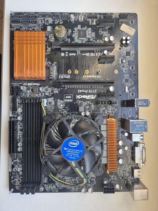 Intel i5 6600, Asrock z170 pro4s, vero l1 600w, r9 380 4GB
