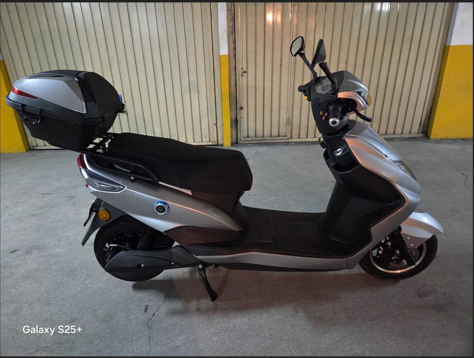 Scooter Elétrica GreenEscooter YX – Como Nova | 418 km | Braga