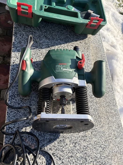 Фрезерный станок  Bosch Pof 1300ACE