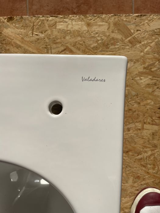 Sanita Valadares Suspensa Nova