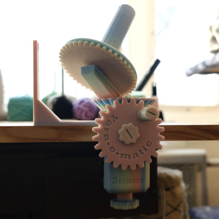 Моталка для пряжі ручна