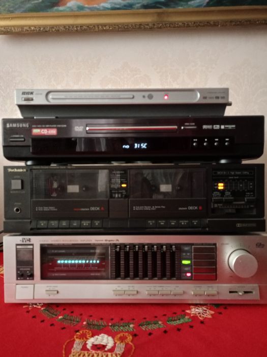 2хкассетный магнитофон и DVD проигрователи